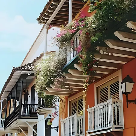 Luxury Duplex Retreat, Aldaba Selection *